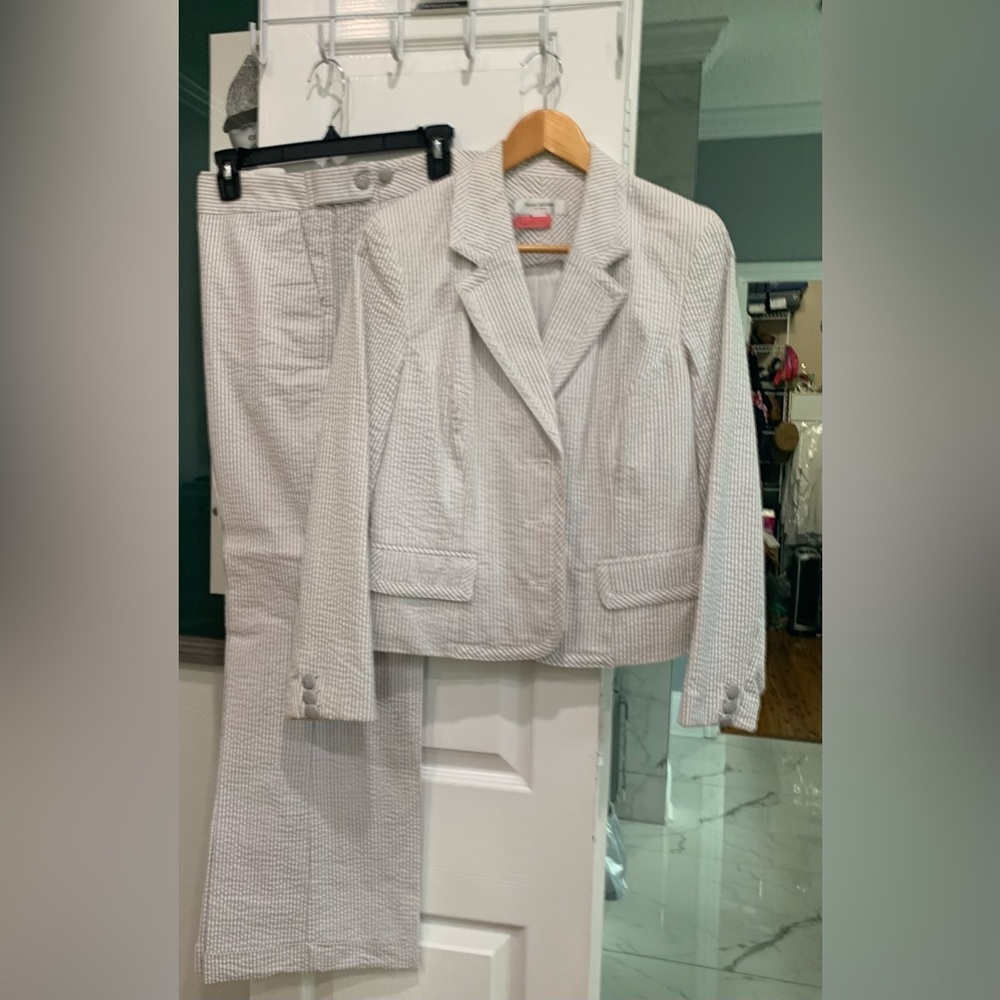 Ladies suit